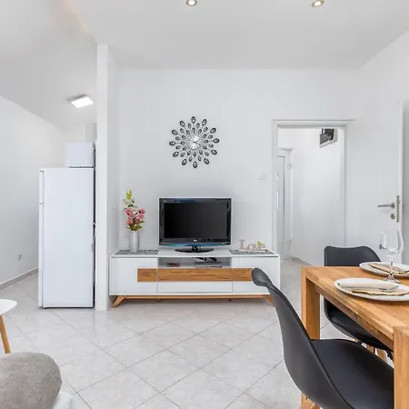 Apartmani Magdalena Pula Exterior photo